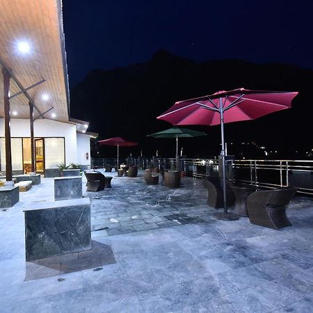 Hotel Snowcrests Manor Маналі Екстер'єр фото