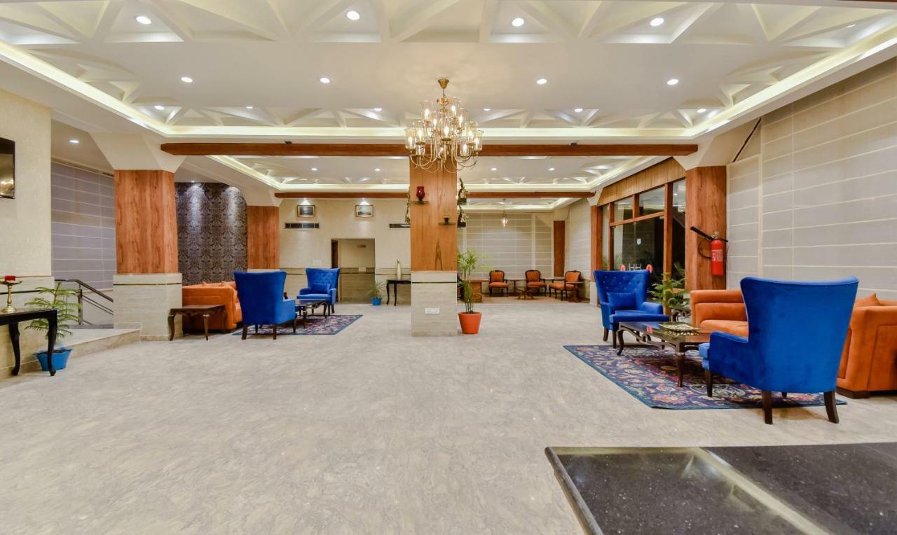 Hotel Snowcrests Manor Маналі Екстер'єр фото